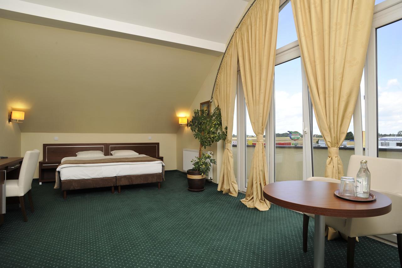 Hotel Lotos Woskrzenice Duze Extérieur photo