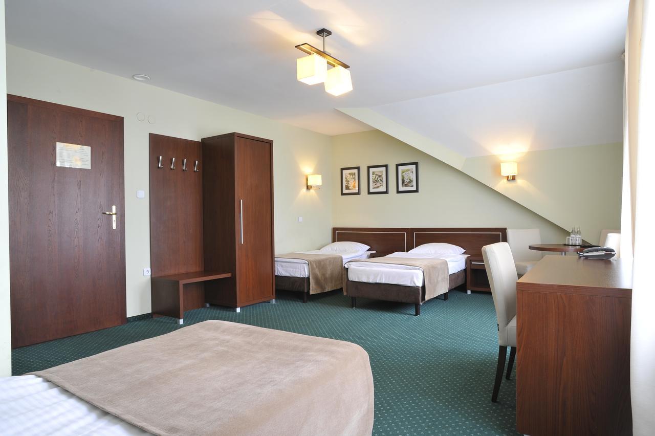 Hotel Lotos Woskrzenice Duze Chambre photo
