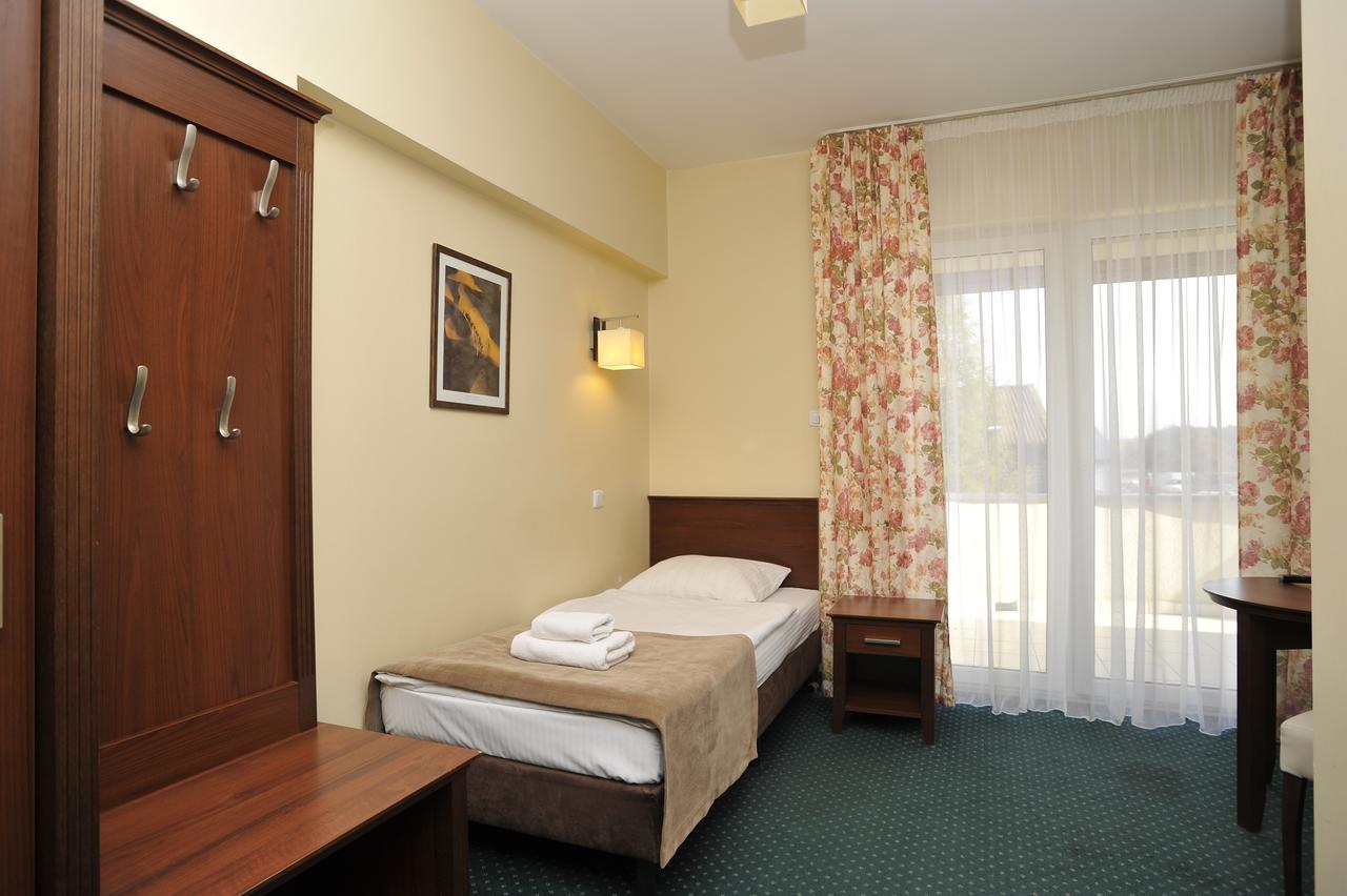 Hotel Lotos Woskrzenice Duze Extérieur photo
