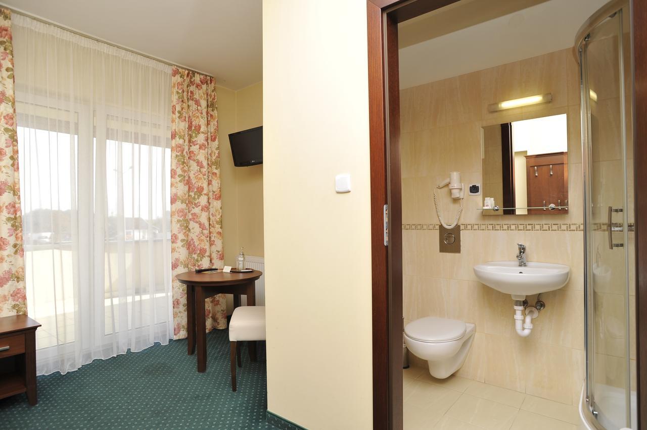Hotel Lotos Woskrzenice Duze Extérieur photo