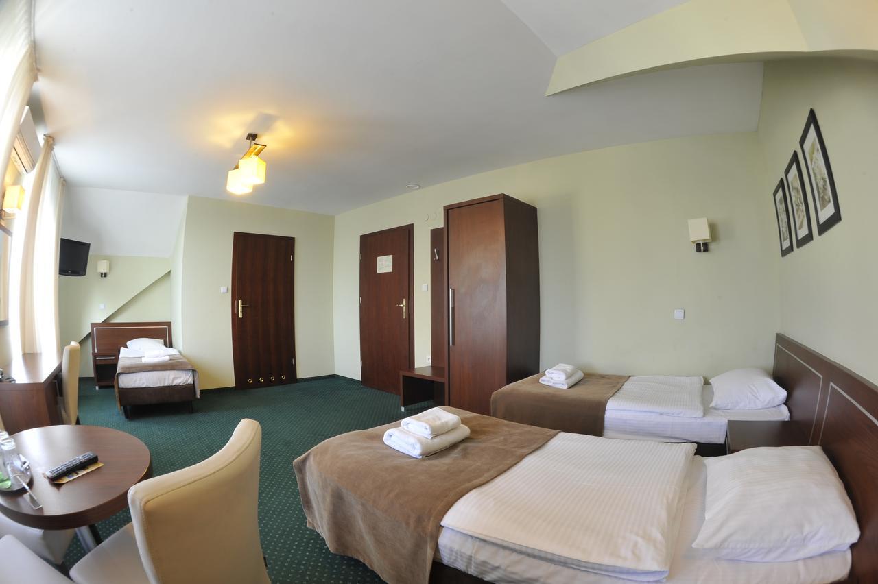 Hotel Lotos Woskrzenice Duze Extérieur photo