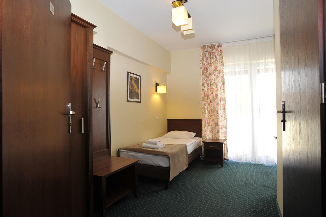 Hotel Lotos Woskrzenice Duze Extérieur photo