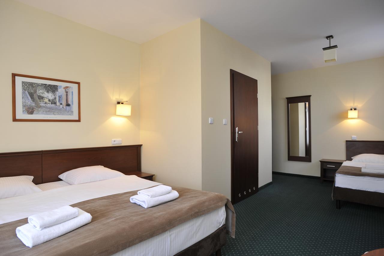 Hotel Lotos Woskrzenice Duze Extérieur photo