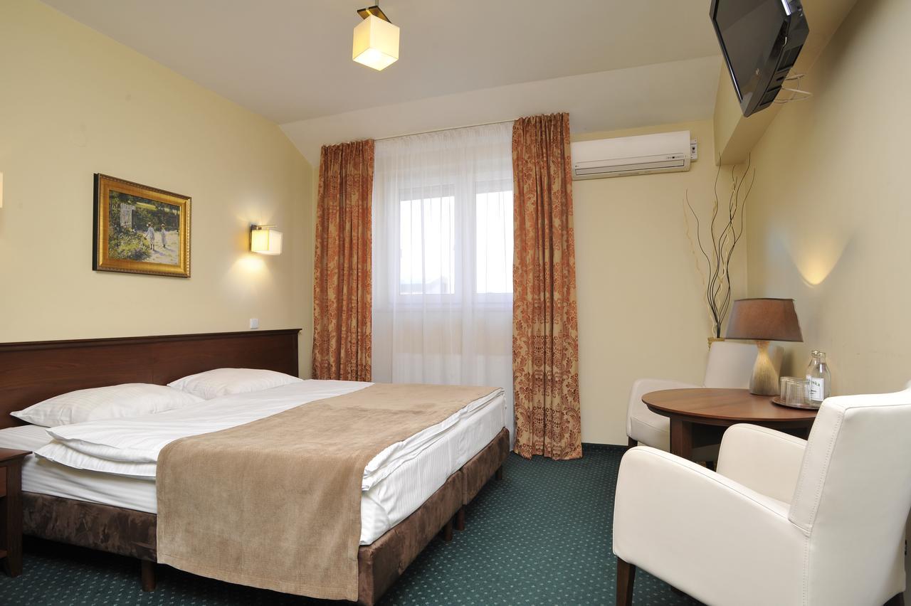 Hotel Lotos Woskrzenice Duze Extérieur photo