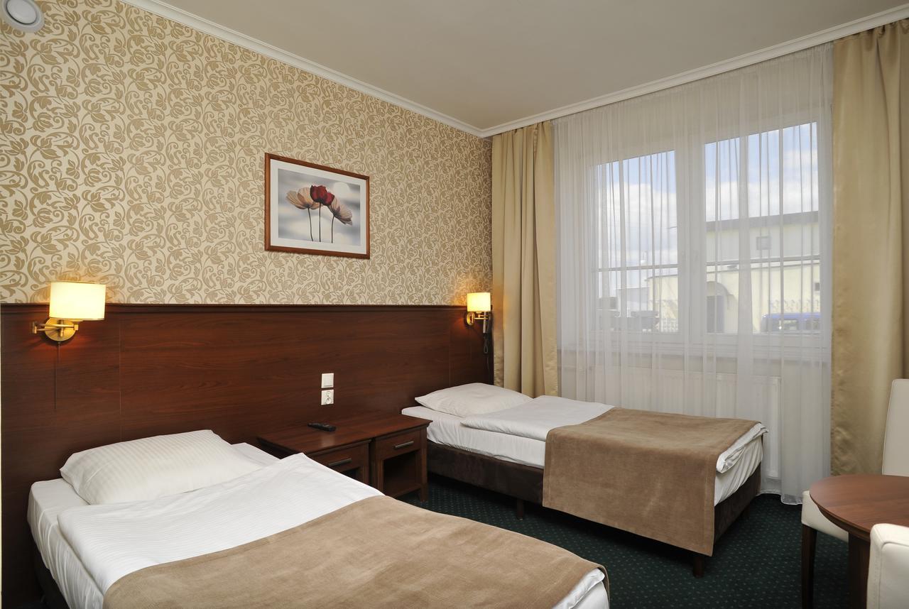 Hotel Lotos Woskrzenice Duze Extérieur photo