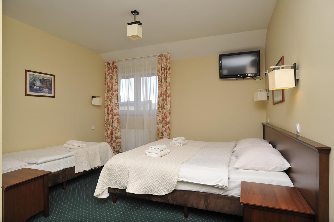 Hotel Lotos Woskrzenice Duze Extérieur photo