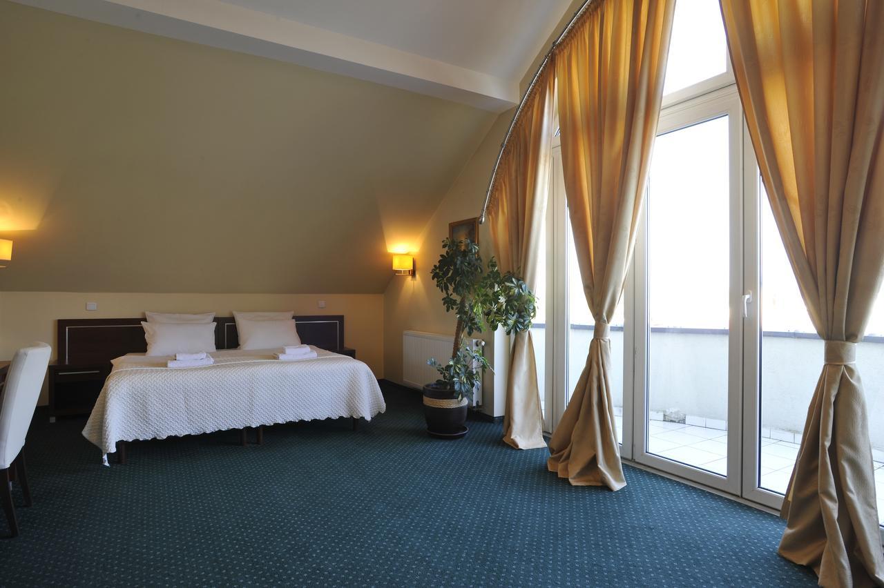 Hotel Lotos Woskrzenice Duze Extérieur photo